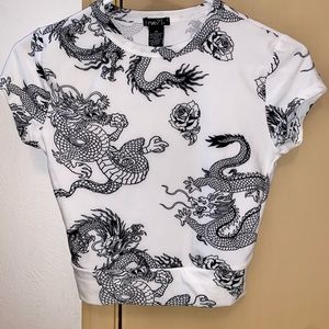 White Polyester T shirt With Dragon Pattern